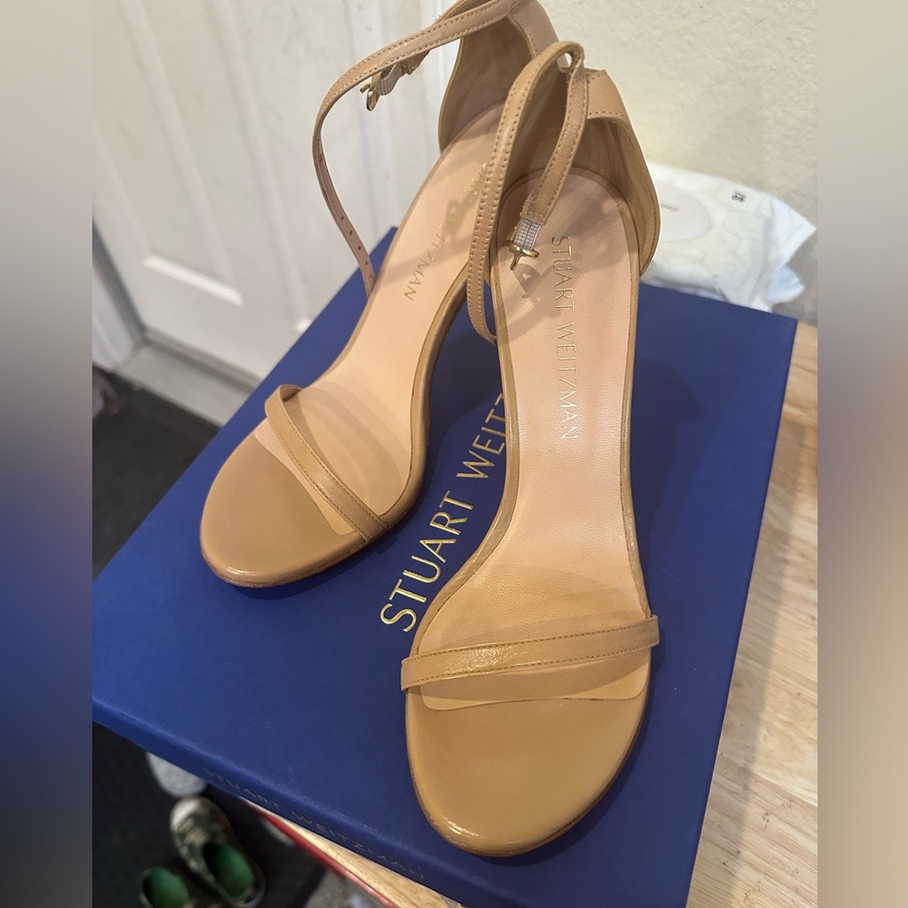 Stuart Weitzman beige heels, size 7,5. Worn once. Great condition.